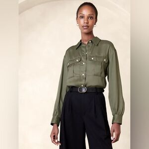 NWT - Banana Republic Satin Green Button-Up Blouse - Size XL